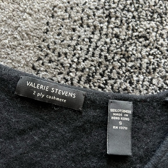 Valerie Stevens Black 2Ply Cashmere Sweater Top - Picture 2 of 3